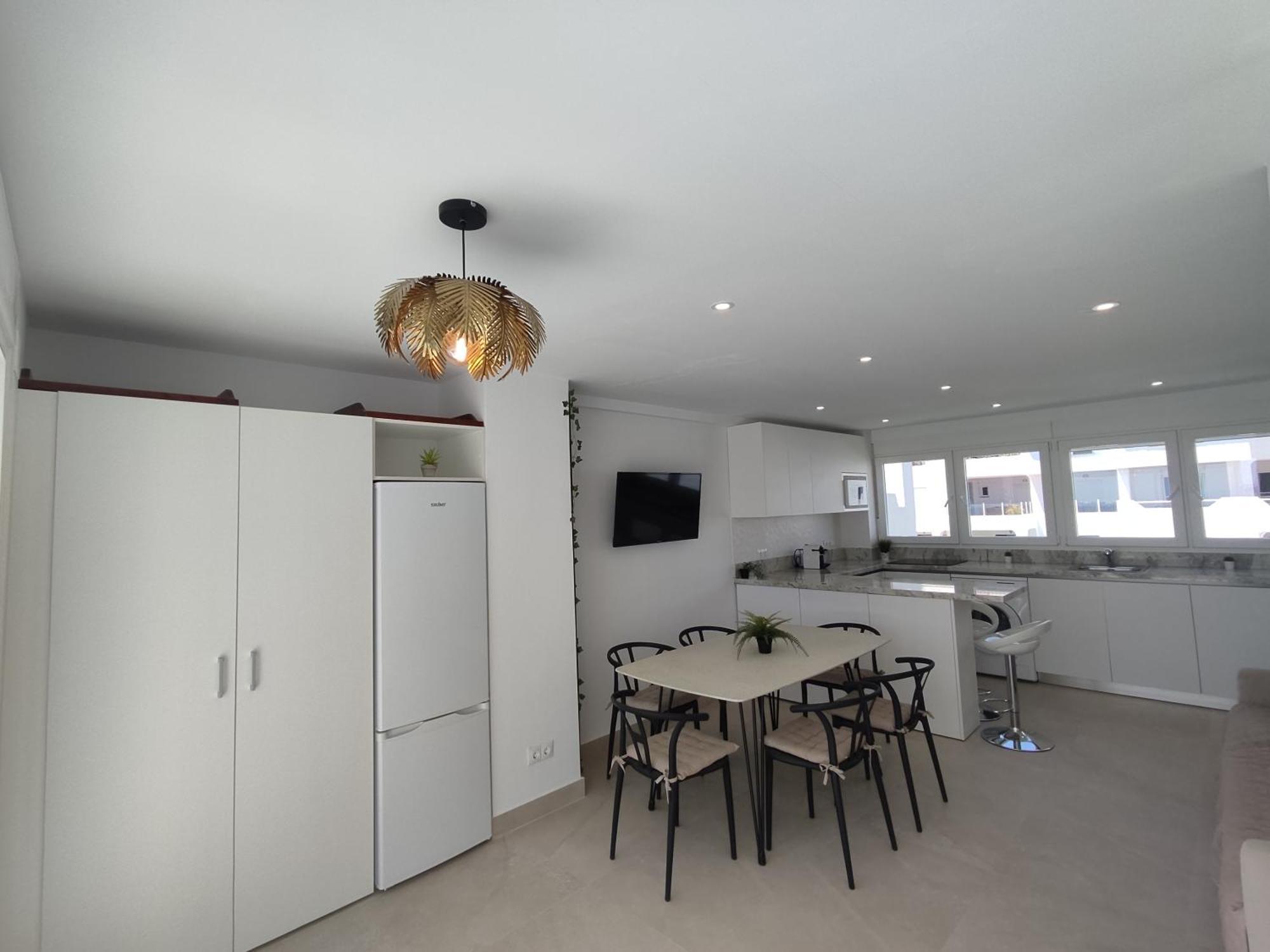 Front Sea View Penthouse Apartment เอสเตโปนา ภายนอก รูปภาพ