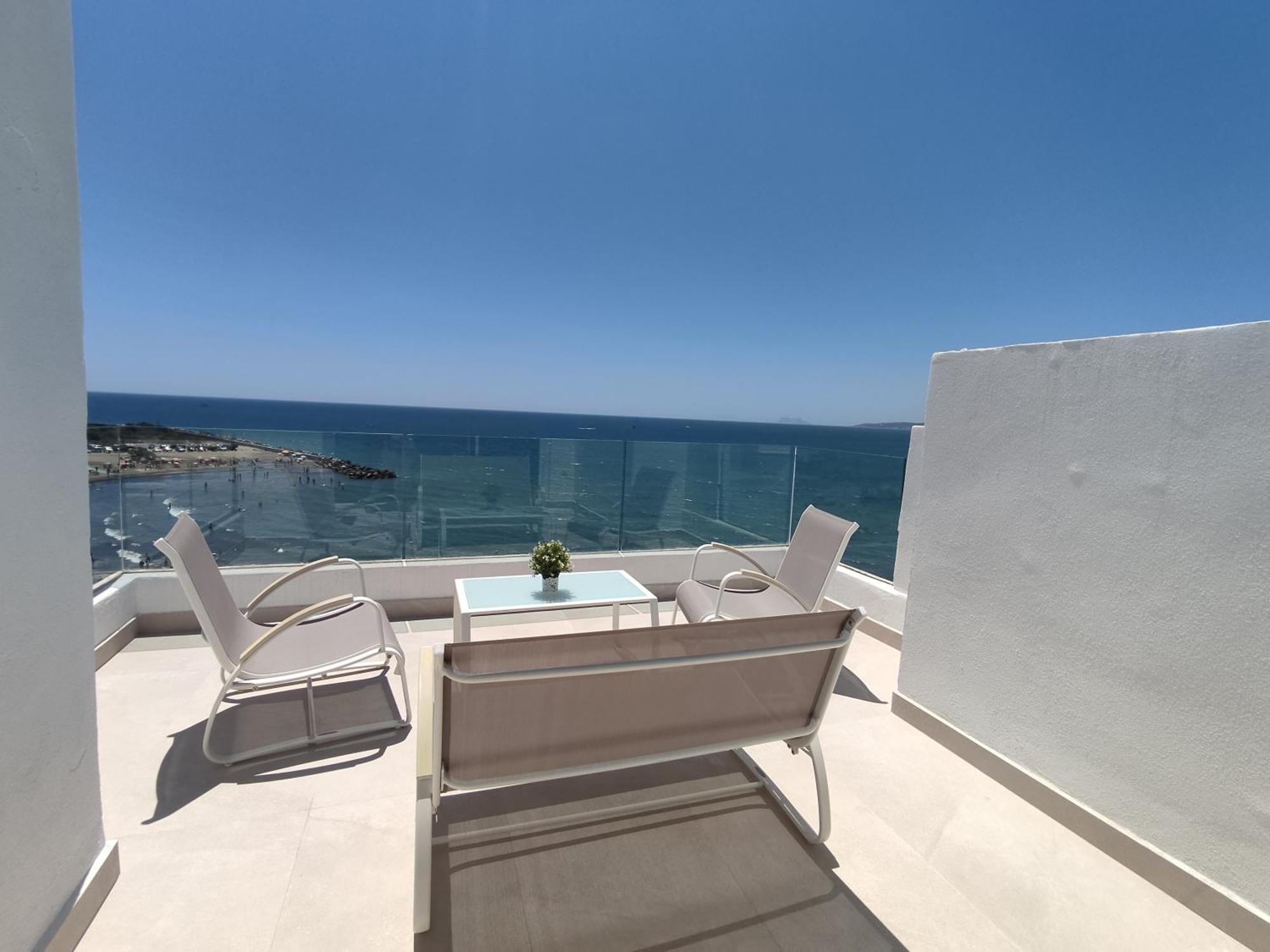 Front Sea View Penthouse Apartment เอสเตโปนา ภายนอก รูปภาพ